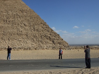 PyramidsPictureTaking